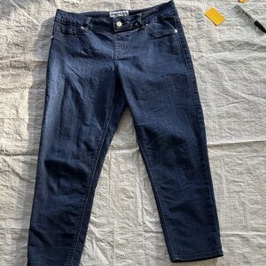 Stylish Dark Blue Women's Cropped Jeans